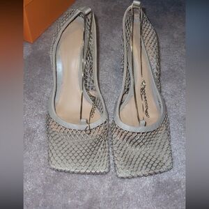 BOTTEGA VENETA  Stretch Pump
Mesh and leather